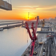 Démontage d’une grue portuaire sur Dunkerque